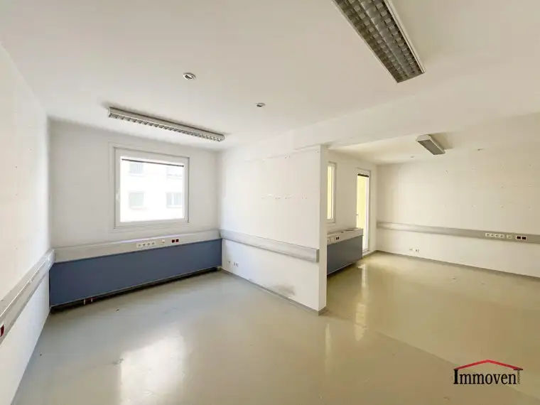 PROVISIONSFREI - Erstbezug nach Generalsanierung: Büro mit Loggia beim Nordwestbahnviertel!