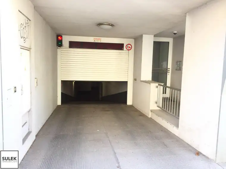 Zu Mieten: ein letzter Tiefgaragenstellplatz in der Sankt-Veit-Gasse 37!!!
