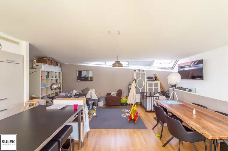 Ab Oktober: ruhige 3 Zimmer Maisonette Wohnung inkl. südseitiger Loggia in beliebter Lage - nahe U6 &amp; Mariahilfer Straße!