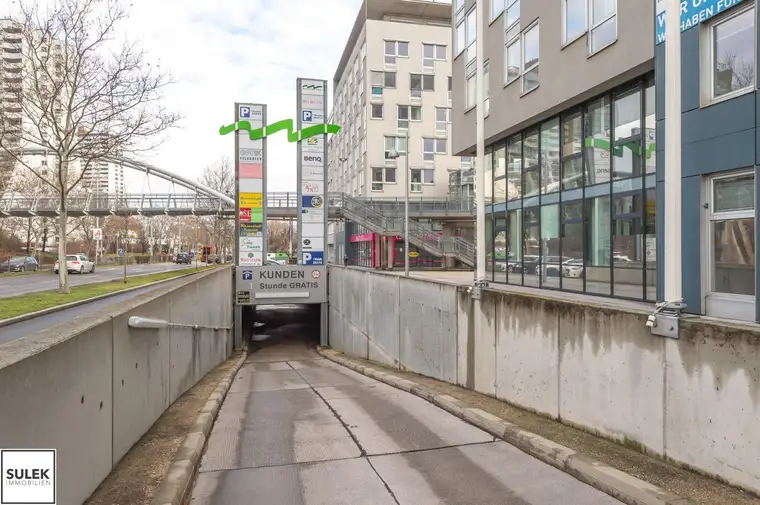 Tiefgaragen-Stellplatz in der Anton-Baumgartner-Straße 125