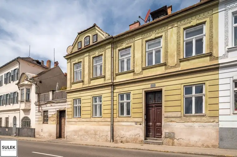 Langenloiser Straße 47- Grundstück aus Familienbesitz mit Garten und Weingarten (zwei Einheiten)