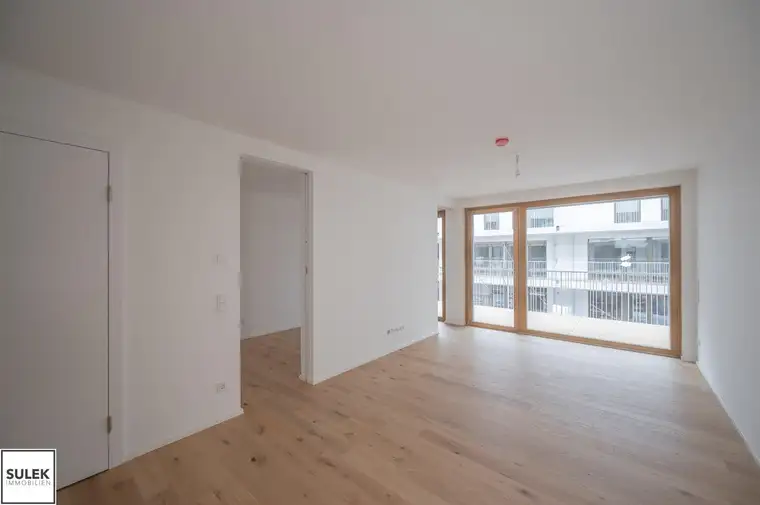 ruhig trotz zentraler Lage (Mariahilfer Straße/Westbahnhof): 2 Zi. Erstbezugswohnung - ab sofort bezugsfertig!