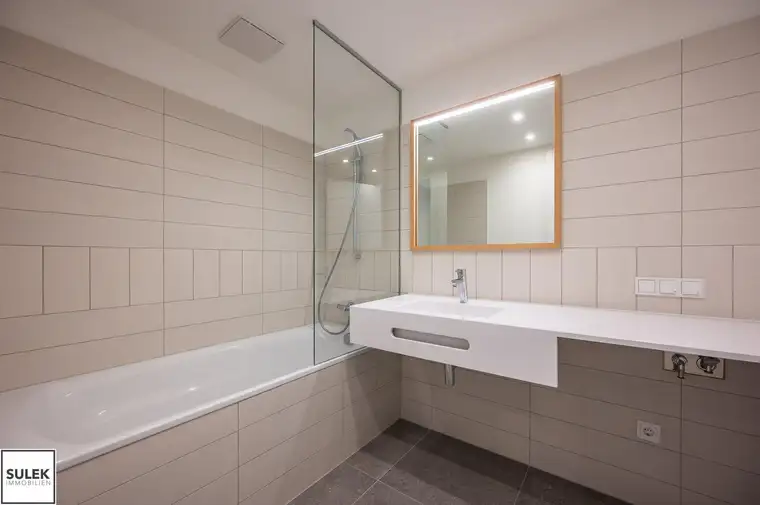 attraktive Lage, guter Grundriss, top Ausstattung! 2 Zimmer Erstbezug mit Balkon - jetzt besichtigen!