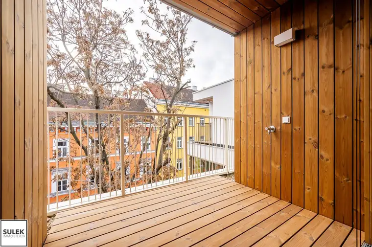 VIDEOTOUR: schöner Rückzugsort inmitten der Stadt mit sonniger Terrasse - ERSTBEZUG ab sofort!