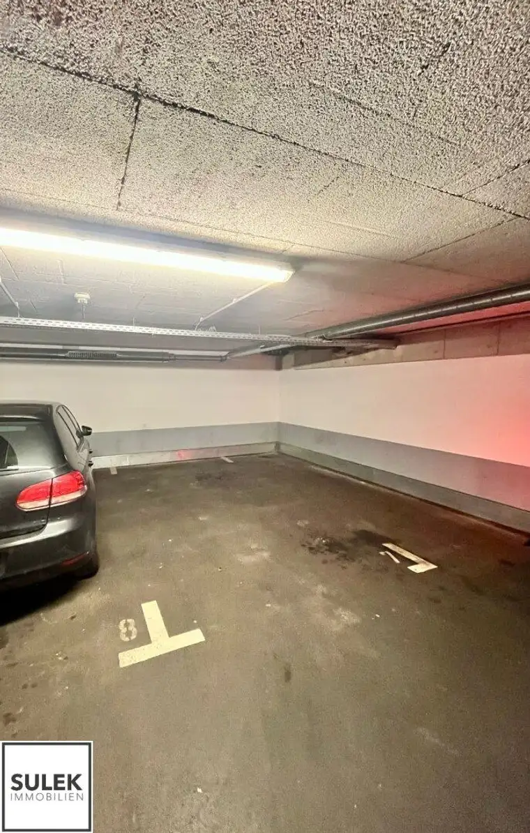 Bequemer Eck-Tiefgaragenstellplatz ab sofort verfügbar - U4/U6 Nähe (Gfornergasse/Gumpendorfer Straße)