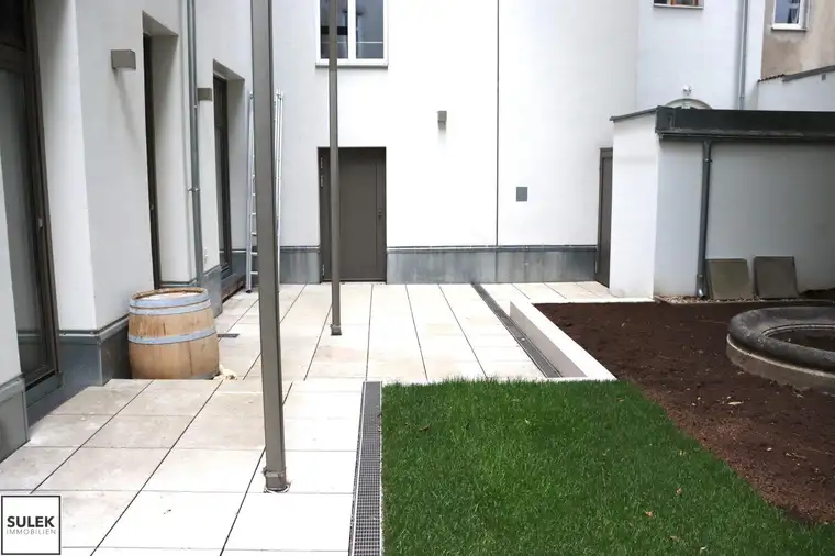 Rarität! Stilvolle 3 Zimmer Wohnung mit Garten und Terrasse inmitten von Mariahilf - ab 01.08.25 verfügbar!