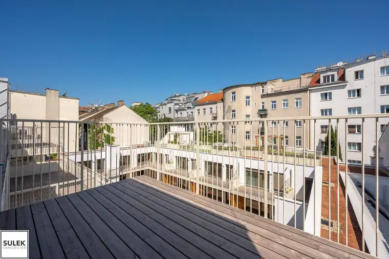 Attraktive, hofseitige 2 Zimmer Erstbezugswohnung mit Balkon und praktischen Nebenräumen - ab sofort beziehbar!
