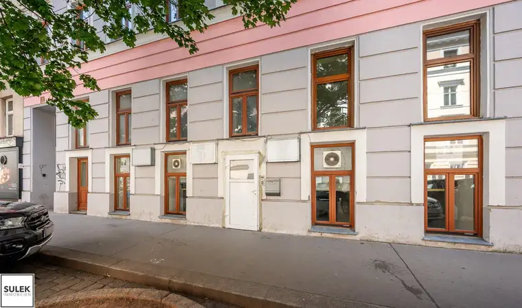 sanierungsbedürftiges Geschäftslokal im Souterrain – 72 m² Nutzfläche im Altbau mit straßenseitigem Zugang