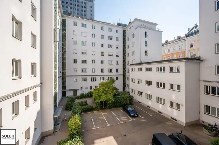 Innenhof-PKW-Abstellplatz in 1010 Wien – Schottenring 28 (U2/U4) – ab sofort verfügbar