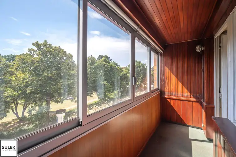 3-Zimmer-Wohnung mit viel Potenzial inkl. Loggia &amp; Grünblick beim Schloss Schönbrunn (U4) - sanierungsbedürftig!