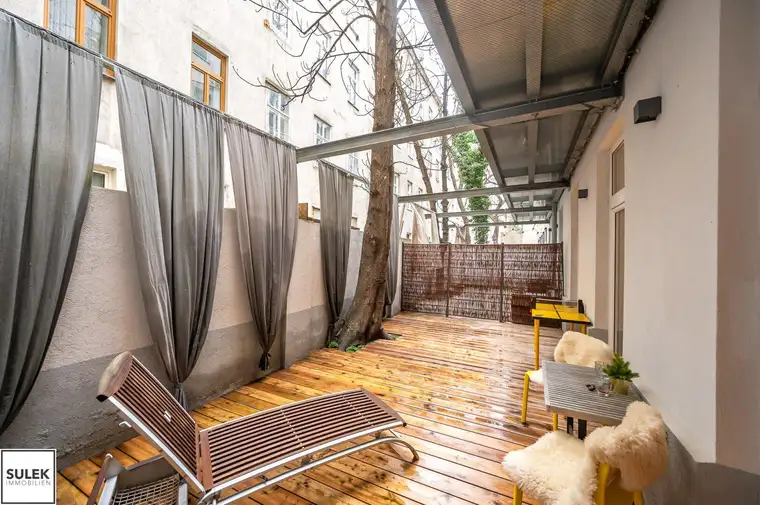 VIDEOBESICHTIGUNG** Sofort Einziehen oder vermieten: moderne 2 Zimmer Altbauwohnung mit 25 m² Terrasse &amp; Innenhof ** Nähe Augarten **