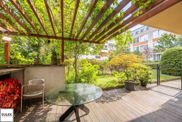 Architektenwohnung in Gersthof – 3 Zimmer im 1. Stock mit eigenem Garten, Terrasse und Loggia, Lift, offener Kamin, hochwertigster Ausstattung