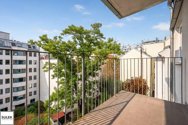 Perfekte Lage in der Josefstadt: Top-geschnittene 2-Zimmer-Wohnung mit Ost-Balkon ab 1.10.26