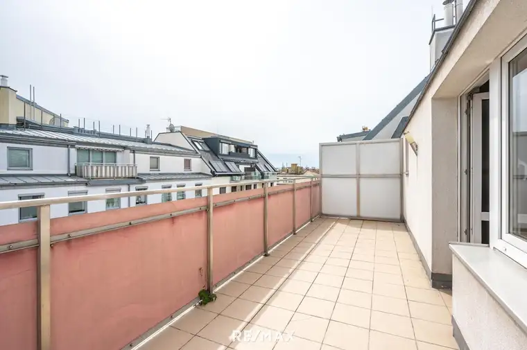 Sonnige DG-Wohnung |große Terrasse