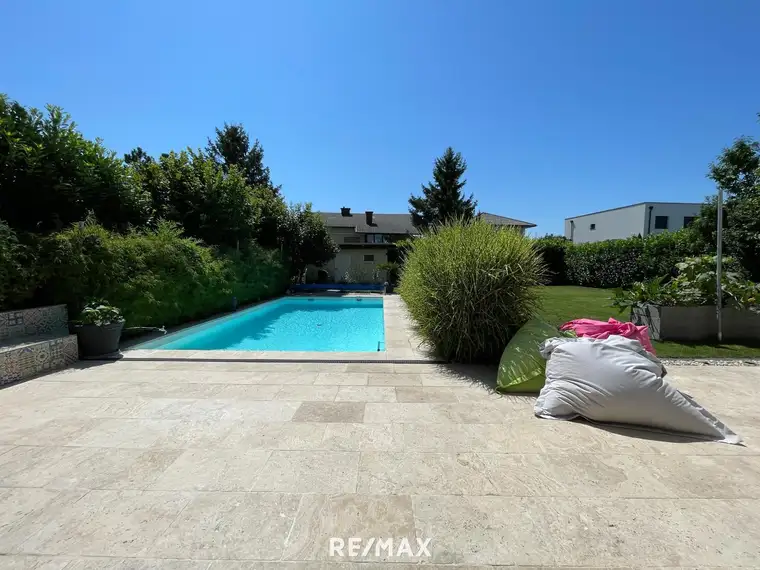 Elegantes Einfamilienhaus / Pool und vielen exklusiven Extras!