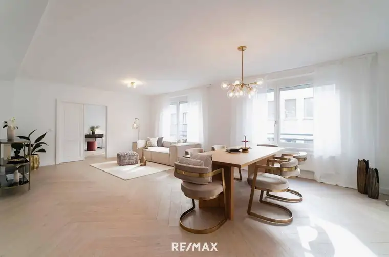 Stephansdom um die Ecke. Komplett saniert / nagelneu. 3-4 Zimmer Wohnung.