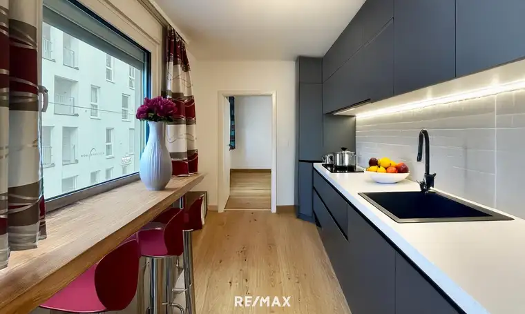 4% Rendite für Anleger! Wunderschöne top sanierte 2 Zimmerwohnung