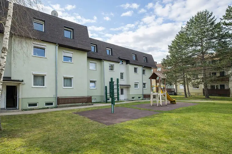 Sonniges 3‑Zimmer‑Dachgeschoss mit Loggia &amp; Stellplatz – sofort einziehen &amp; wohlfühlen