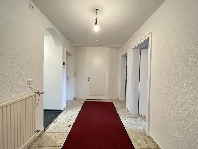 (5) Zimmer-Wohnung | Meiningen | teilweise renoviert | Balkon | Garagenplatz