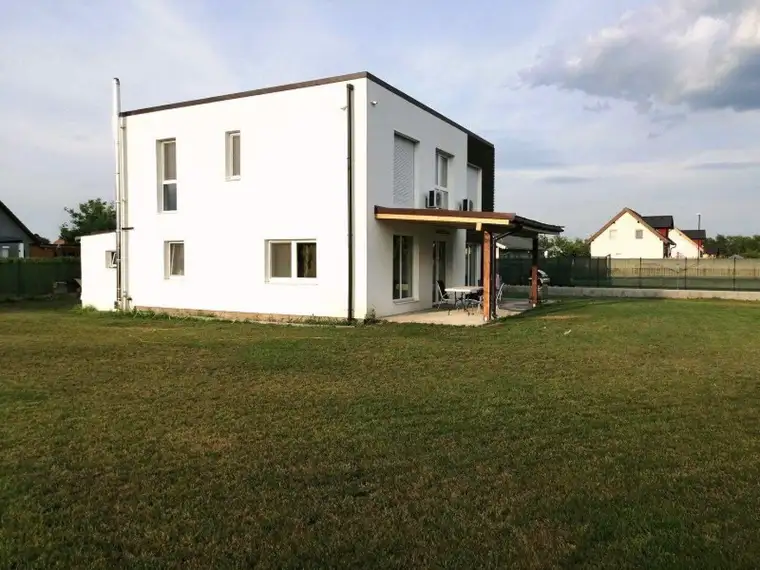 Traumhaftes Einfamilienhaus in Sommerein – Ihr neues Zuhause wartet!