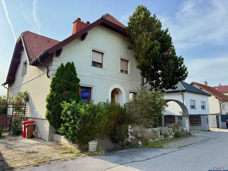 Zweifamilienhaus in Gerasdorf bei Wien: 8 Zimmer, Garten, Loggia und Terrasse sowie 2 Garagen – Ihr neues Zuhause !!!