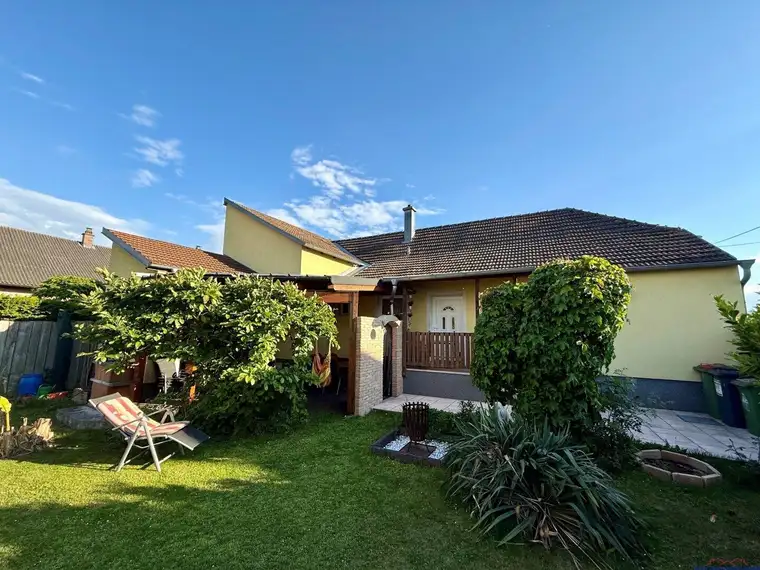 Top-Einfamilienhaus mit Traumgarten und Terrasse in Deutsch-Wagram - Kaufpreis: EUR 369.000,-- !!!