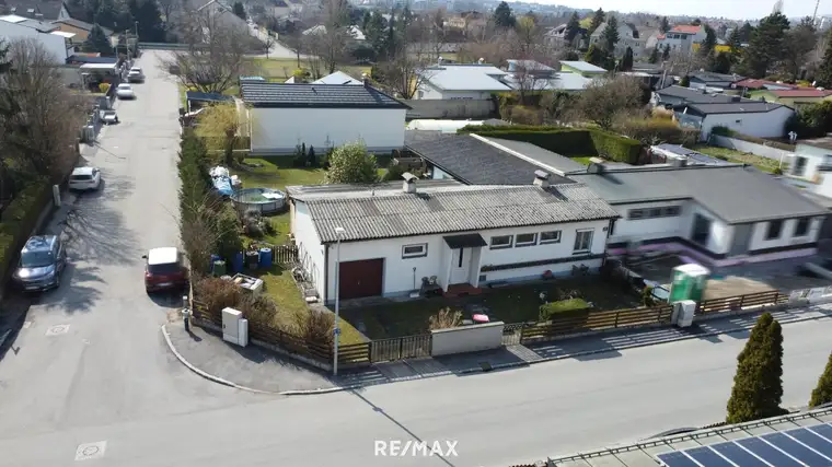 Bungalow in schöner Siedlungslage mit Ausbaupotenzial