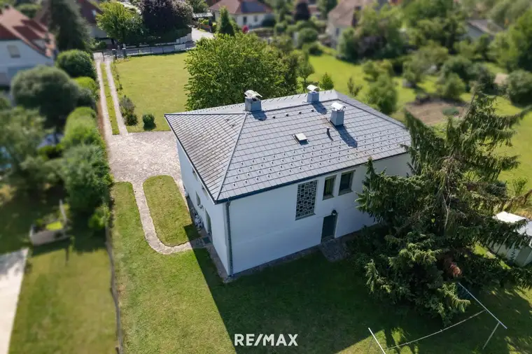Gepflegtes Haus auf großem Grundstück - Teilungsmöglichkeiten !!!