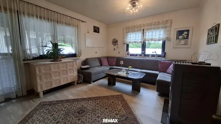 3-Zimmer-Eigentumswohnung mit Balkon - Attraktives Wohnen in Rabenstein