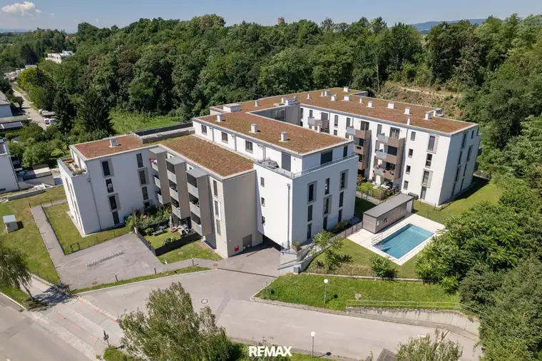Exklusive 4-Zimmer-Neubauwohnung mit Pool, Panorama-Dachterrasse &amp; Blick über St. Pölten