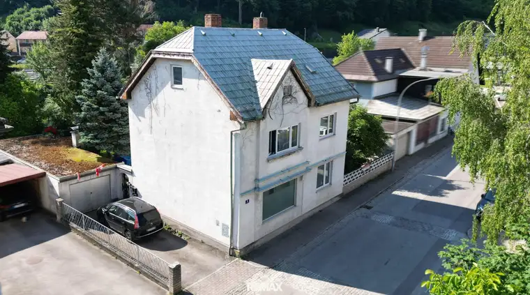 Anlageobjekt: Einfamilienhaus in Lilienfeld mit Garten und Garage