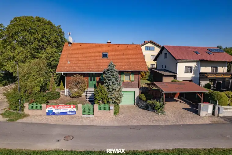 Charmantes Holzhaus mit Wintergarten, Ausblick und Wohlfühlatmosphäre