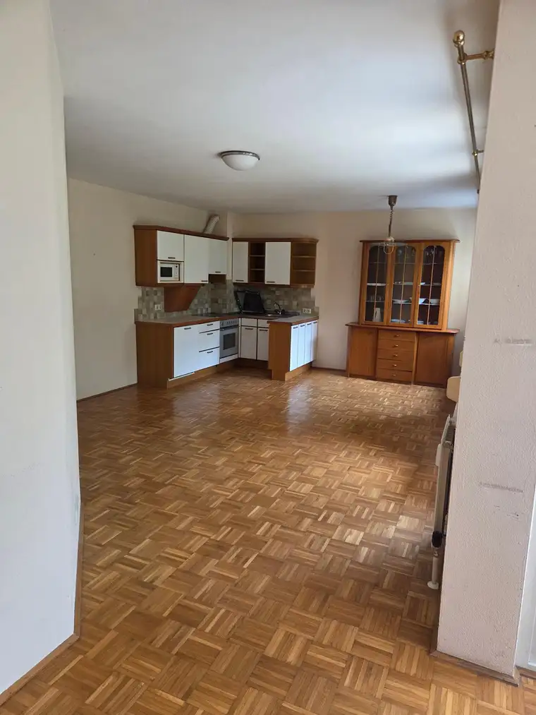 Attraktive 2-Zimmer-Terrassen-Garten-Wohnung (rd. 50 m2) samt Garagenplatz in Nonntal