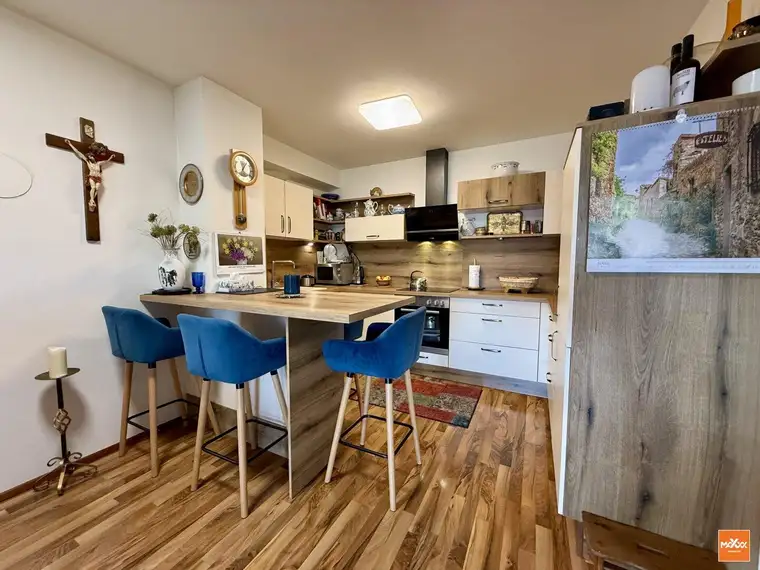 Charmante 3-Zimmer-Wohnung mit sonniger Loggia und Tiefgaragenstellplatz