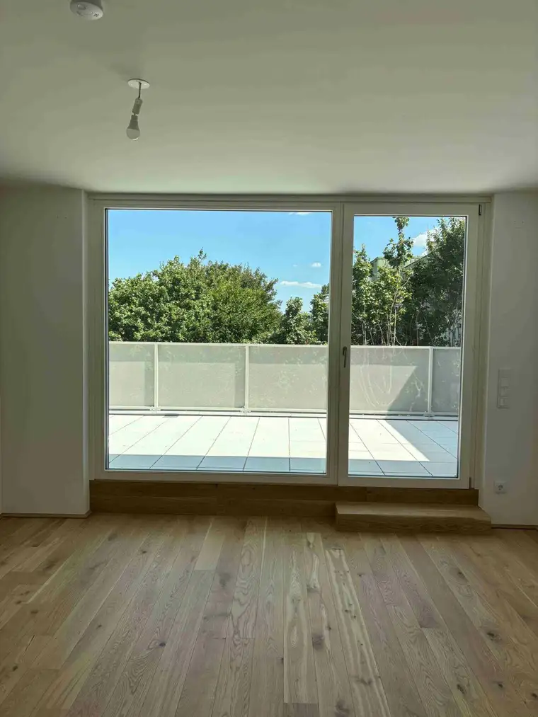 EDMUND_Fertiggestellt! _gut geschnittene 3 Zi Dachgeschoßwohnung mit zwei Terrassen_T24 