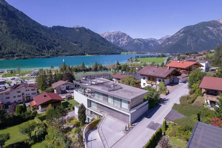 Extravagante Architektur mit Seeblick und 2 Einliegerwohnungen