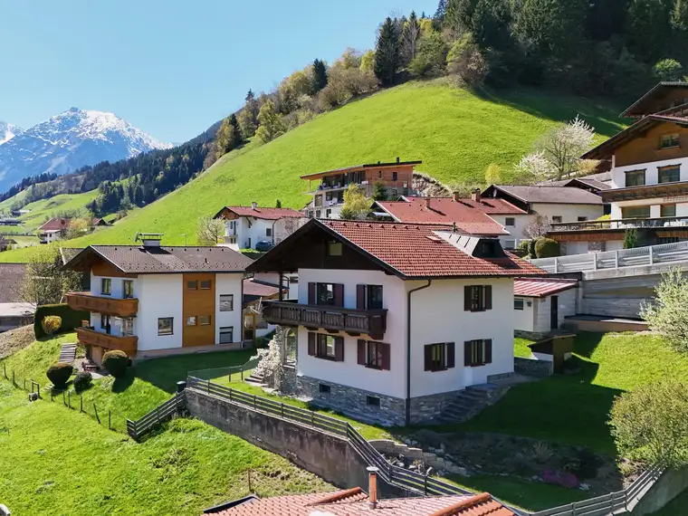 Einfamilienhaus auf schönem Grundstück im Sellrain