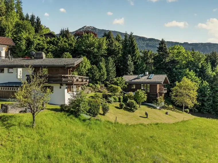 Traditionelles Tiroler Chalet im K-Stil