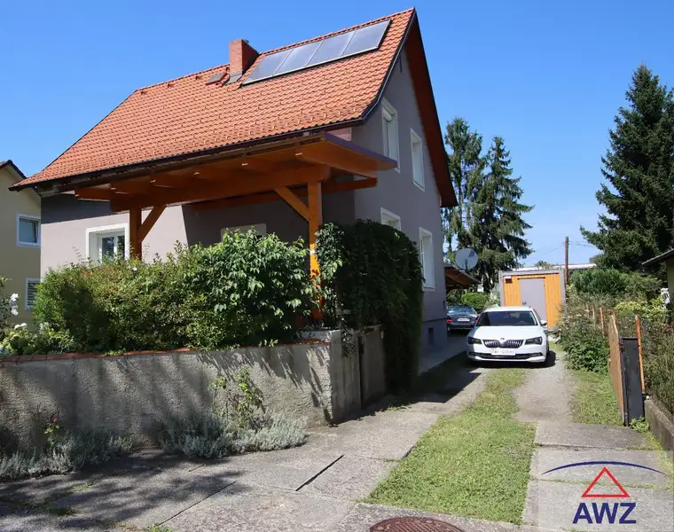 Charmantes Haus in sehr guter Lage mit Keller, Garten und Carport!