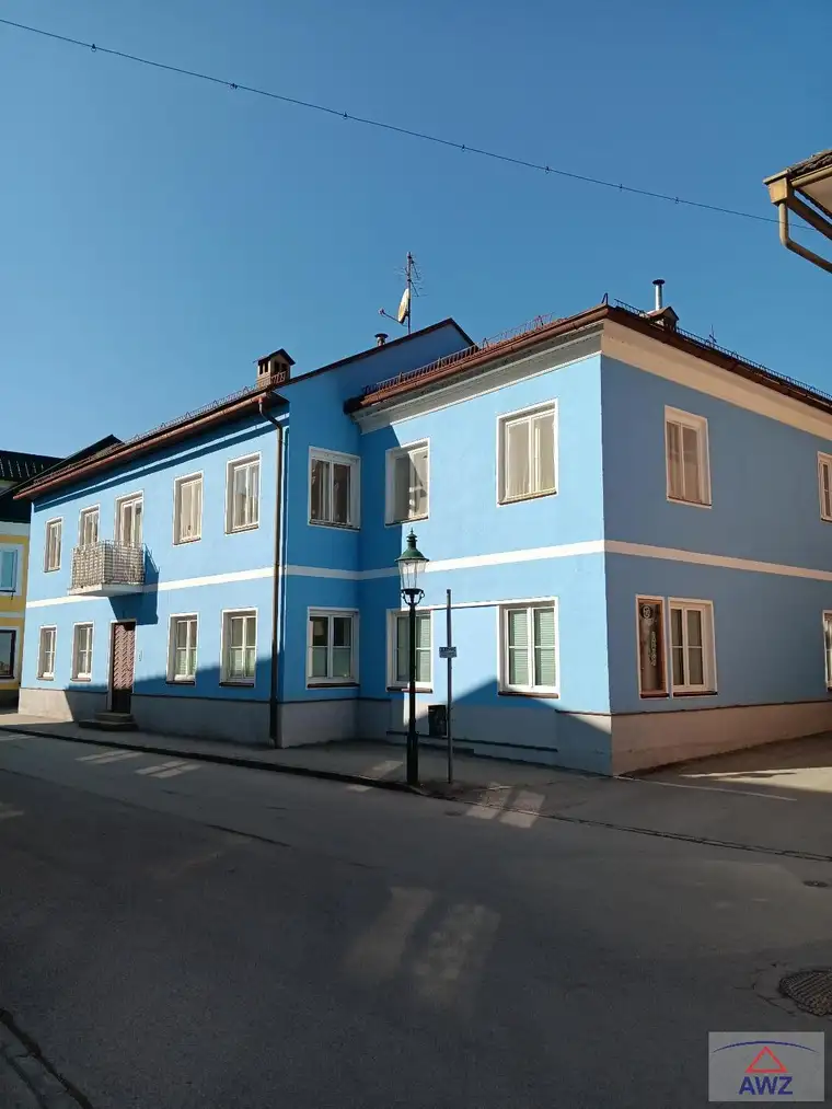 Mehrfamilienhaus/Zinshaus!