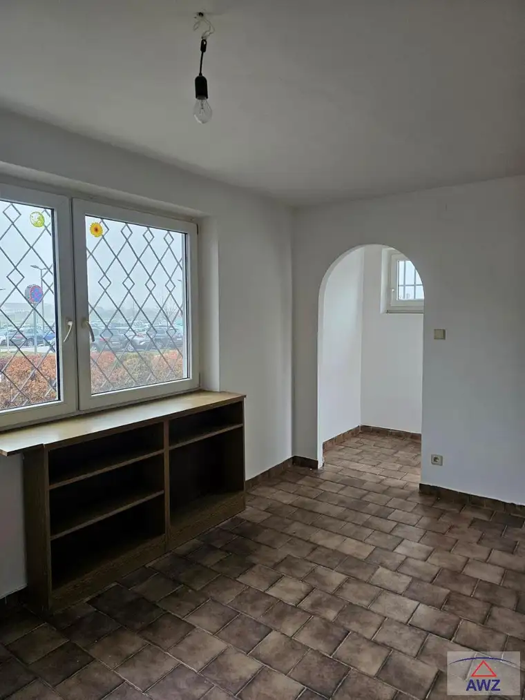 Einfamilienhaus, ggf. Ordination in Krankenhausnähe zu vermieten! 