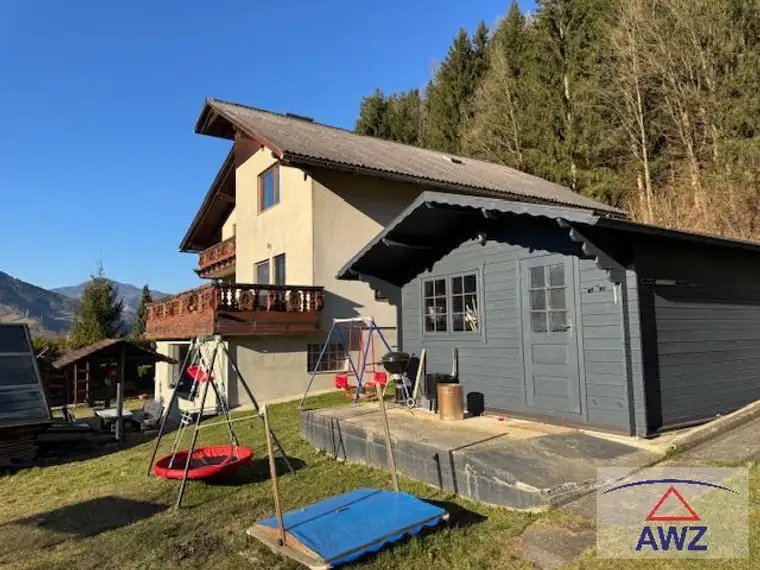 Zweifamilienhaus mit viel Platz in Ruhelage!