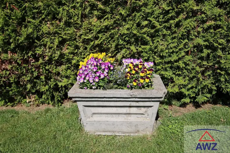 Kirchberg/Thening: Geräumiges, sonniges Wohnhaus mit tollem Garten in sehr guter Lage!