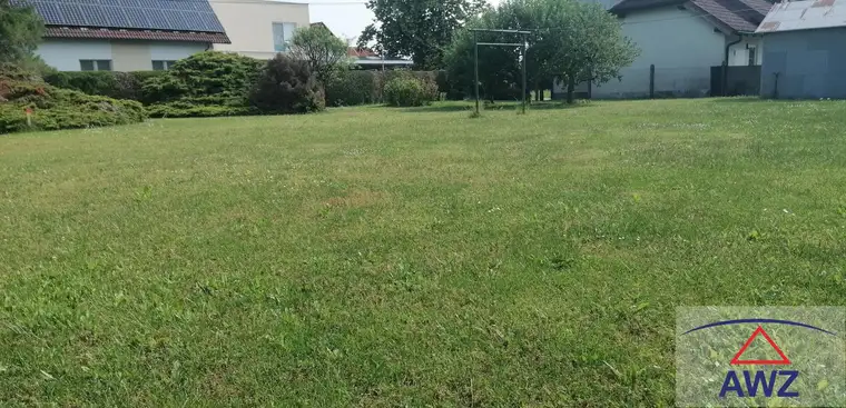 Schönes Grundstück in sehr guter Nachbarschaft! 