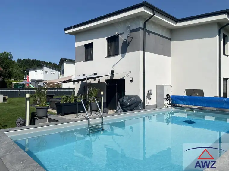 Wunderschönes Traumhaus mit Pool in ruhiger Lage!