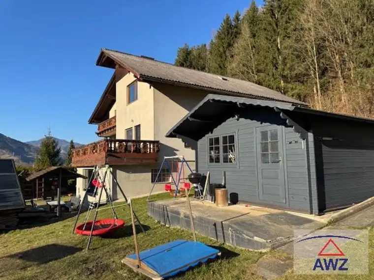 Zweifamilienhaus mit viel Platz in Ruhelage!