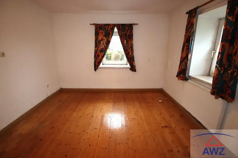 ACHTUNG NEUER PREIS: Verkaufe günstiges Haus. Optimal für größere Familie! 