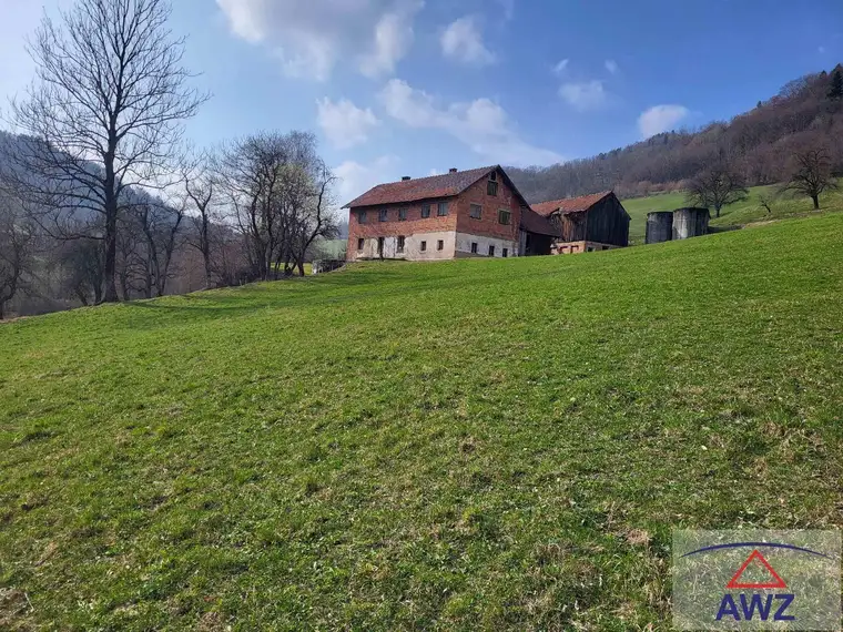 Bauernhof mit arrondiertem Grund in Alleinlage im Voralpengebiet!