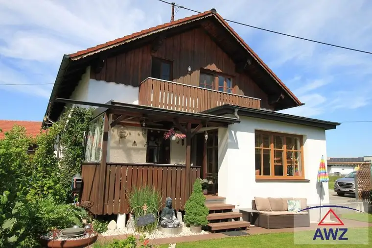 Schönes Wohnhaus mit Garten!