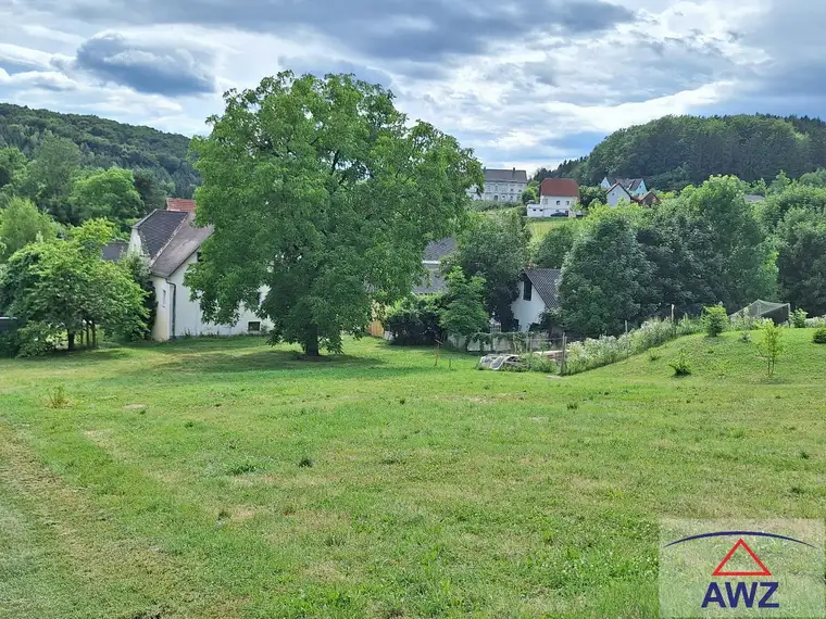 Grundstück in Ruhelage und mit Aussicht!
